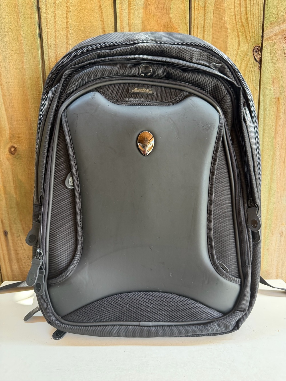 Alienware Black Hard-Shell Front Laptop Backpack - Picture 1 of 8